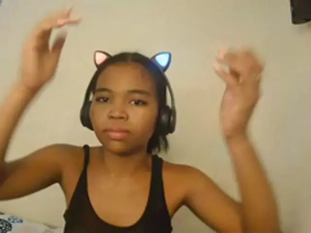 aurelieleroy Live Webcam