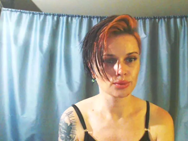 kristina3352 Live Webcam