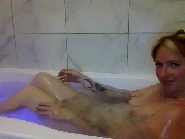 lou1986 Live Webcam
