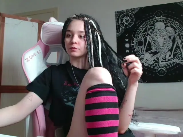 mysteriyours Live Webcam