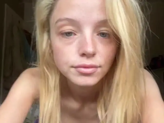 tinylola26 Live Webcam